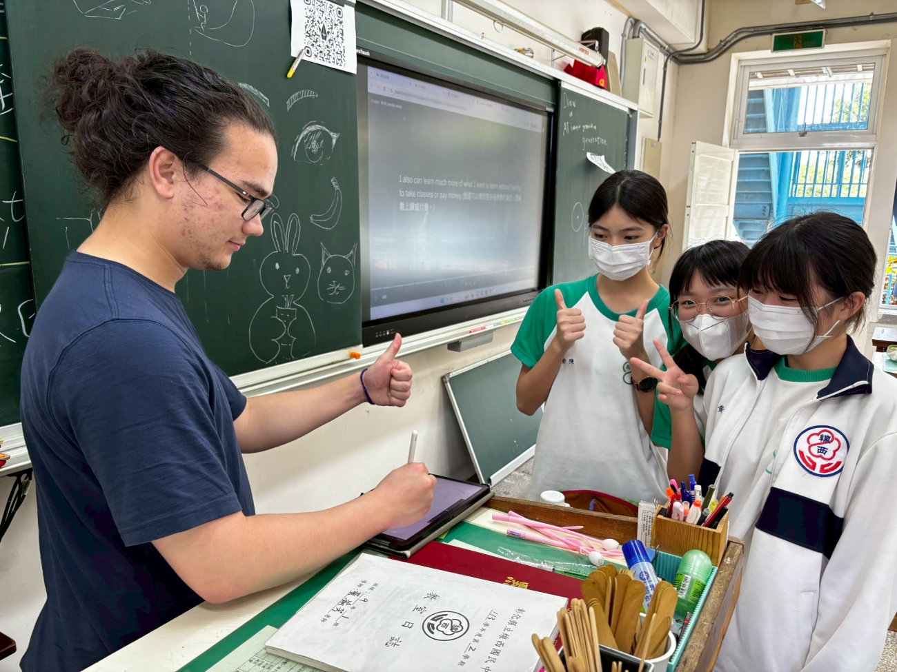 LINE_ALBUM_Grade 9 Visual Arts_250528_4.jpg