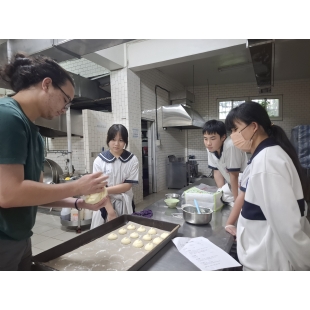 國際志工烘焙社團參與