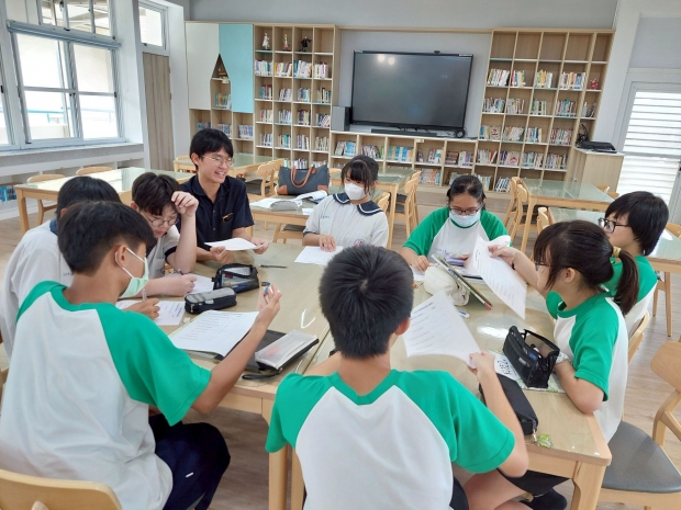 LINE_ALBUM_English Corner_251105_2.jpg