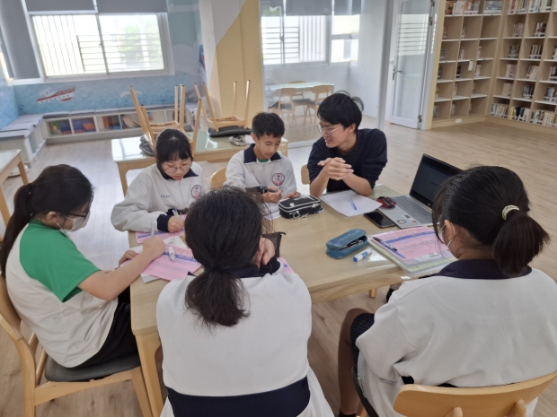 English Corner Team Exercise with Jack Tan