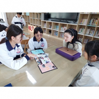 LINE_ALBUM_20241218 week 1 English Corner Show-and-tell_241220_7.jpg