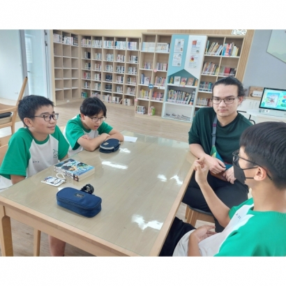 Loren用簡單英文帶入口說 Loren用簡單英文帶入口說