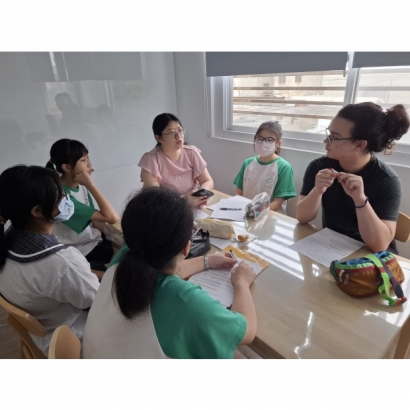 English Corner with EPT English Corner with EPT