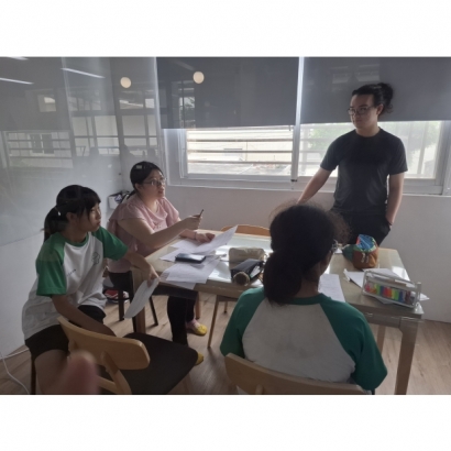 English Corner with EPT English Corner with EPT