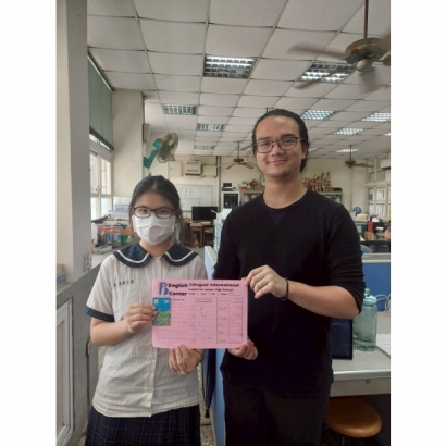 English Corner_250628_3.jpg English Corner_250628_3.jpg