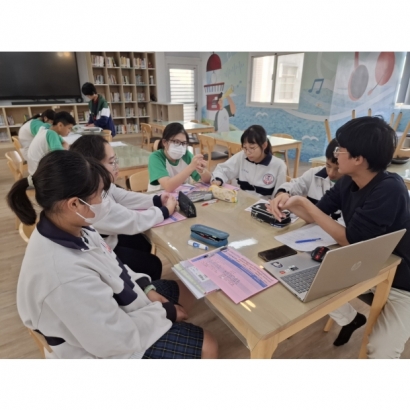 English Corner Team Exercise with Jack Tan English Corner Team Exercise with Jack Tan